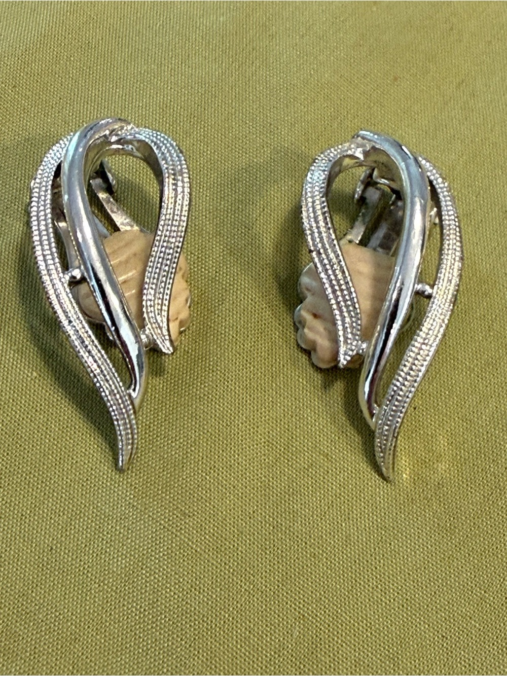 Sara Coventry vintage earrings avant garde silver tone swirl design